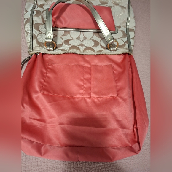 Coach Poppy Metallic Signature Tote 22447 Great condition - Picture 11 of 13